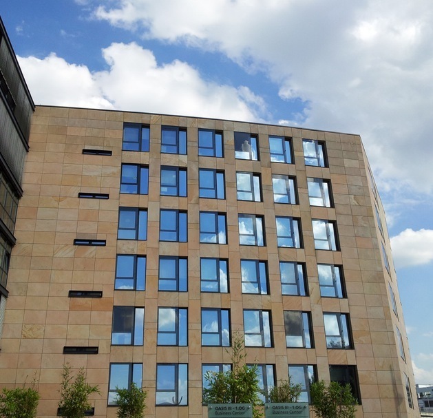 How Commercial Real Estate Firms Benefit from a B2B Growth Consultants